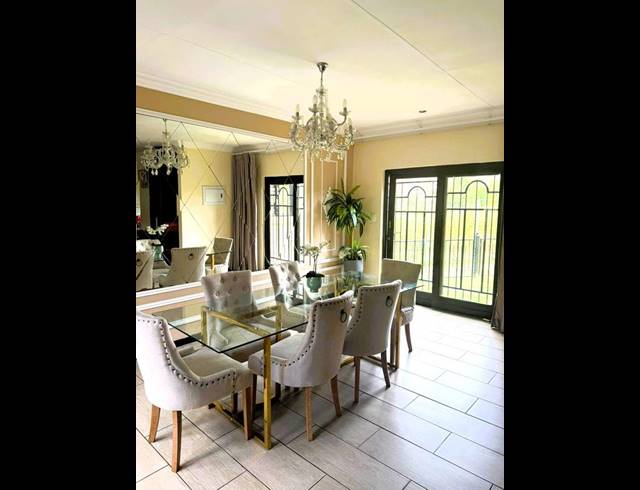 3 BEDROOM HOUSE FOR SALE IN ECO PARK ESTATE